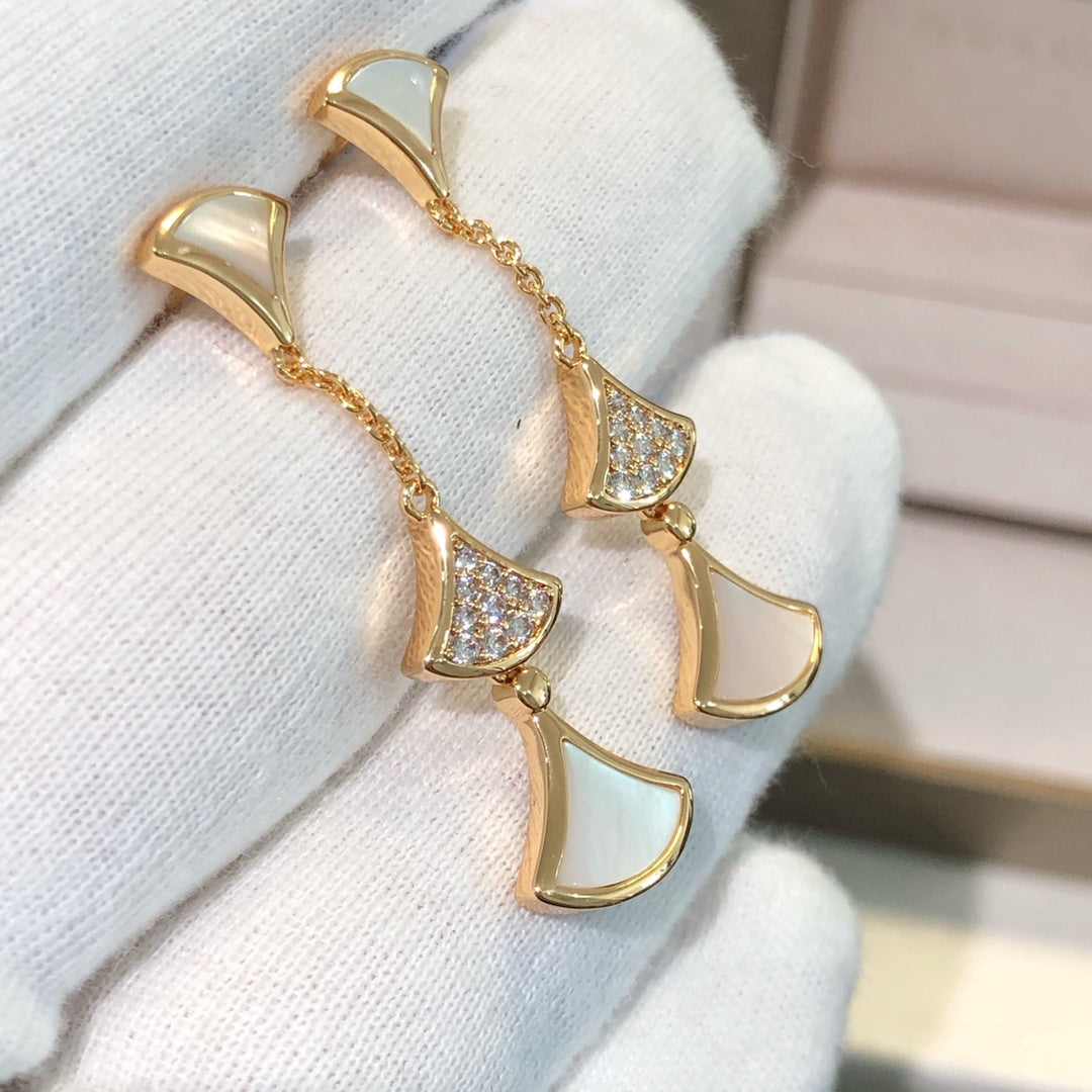 [Love's Uplift]DREAM EARRINGS 3 MOTIFS DIAMOND MOP PINK GOLD