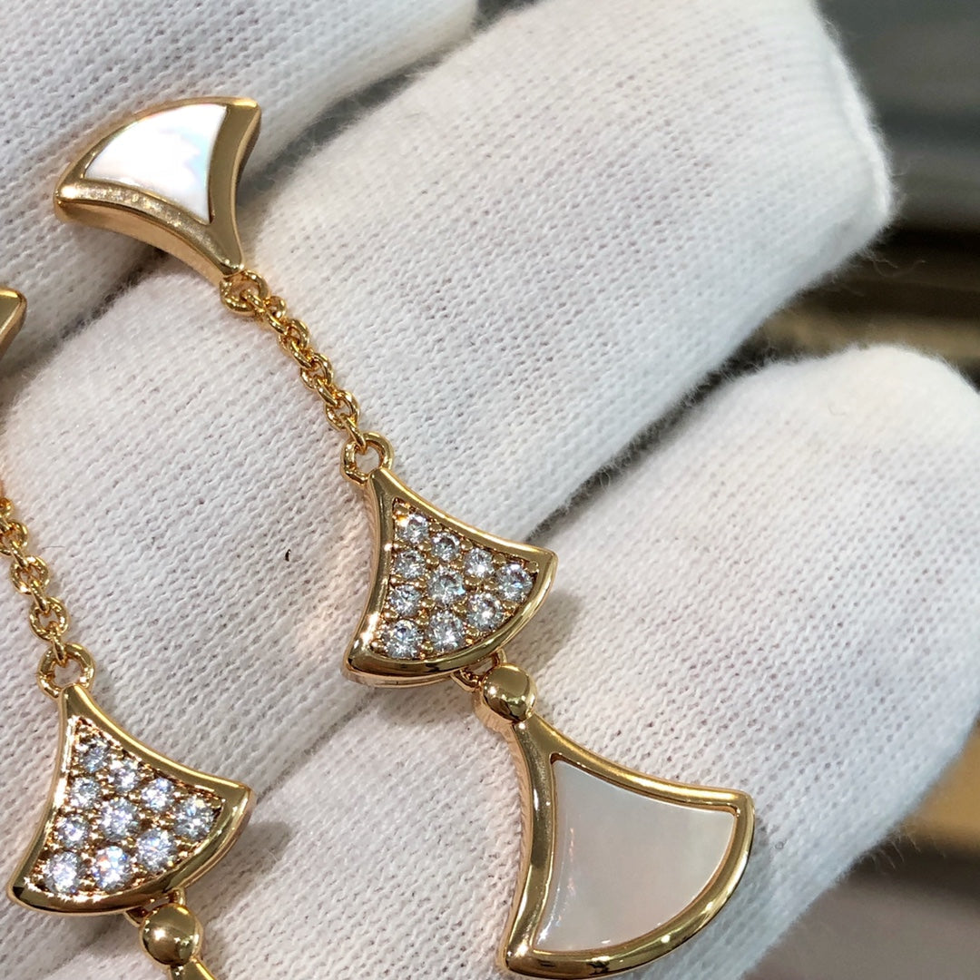 [Love's Uplift]DREAM EARRINGS 3 MOTIFS DIAMOND MOP PINK GOLD