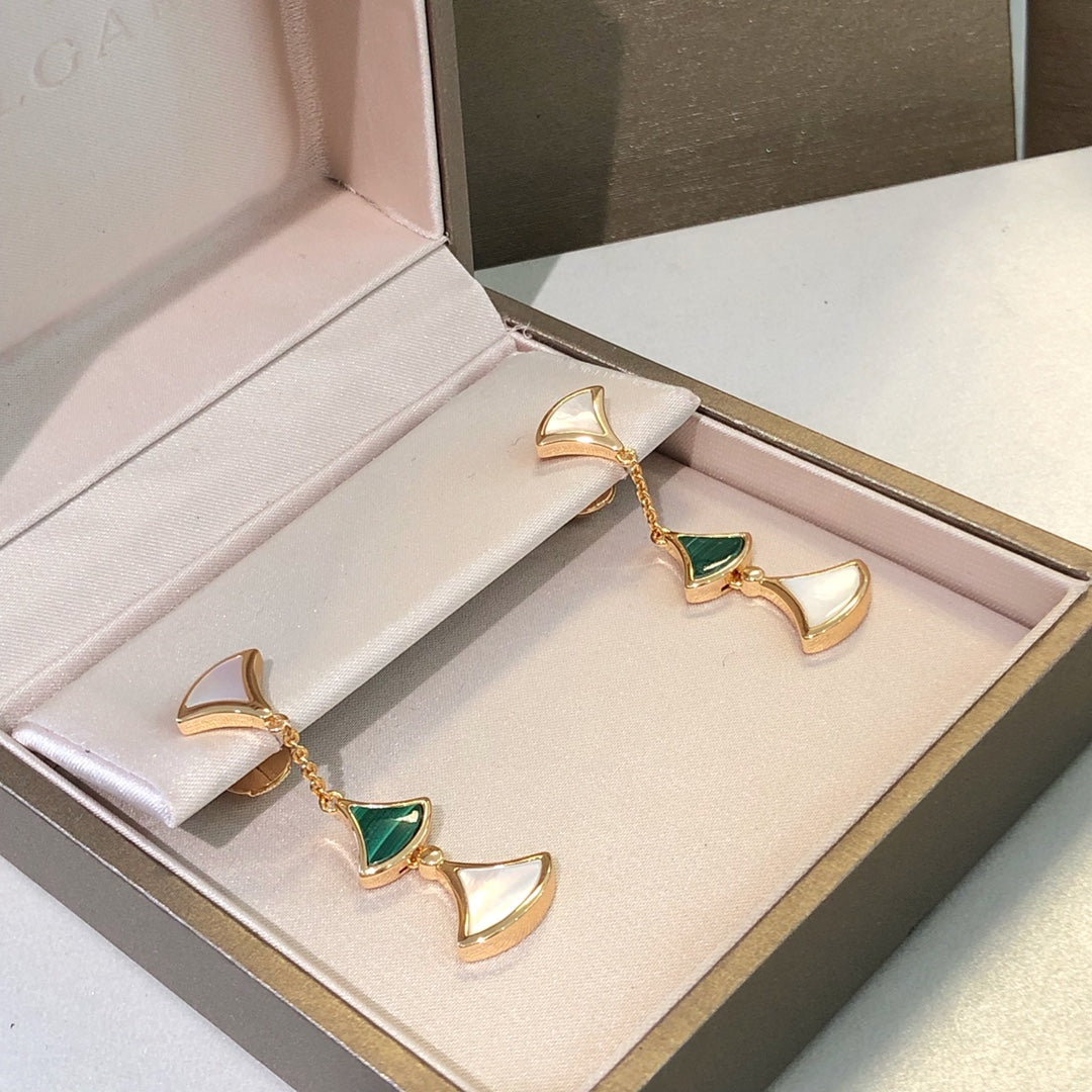 [Love's Uplift]DREAM EARRINGS 3 MOTIFS MALACHITE MOP PINK GOLD