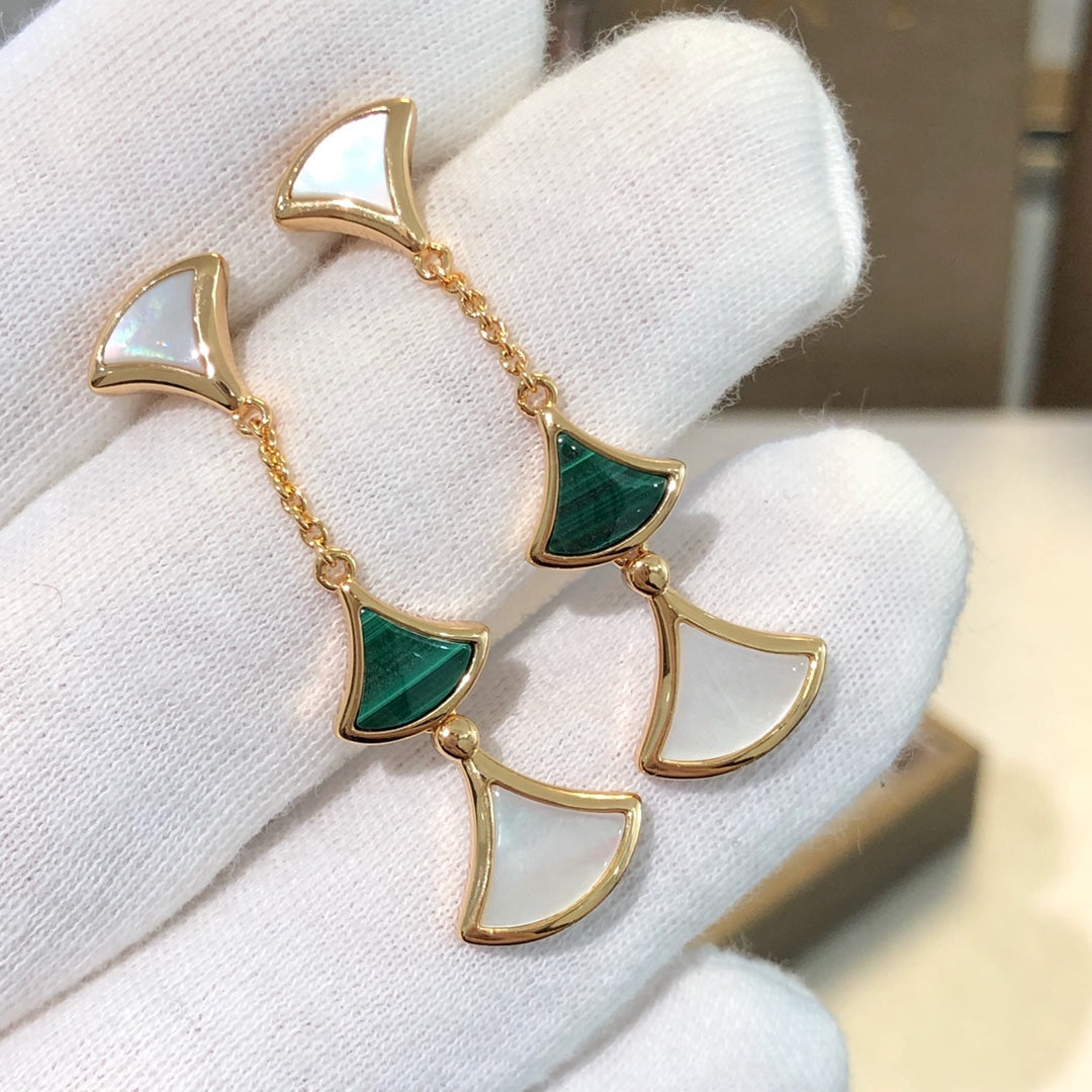 [Love's Uplift]DREAM EARRINGS 3 MOTIFS MALACHITE MOP PINK GOLD