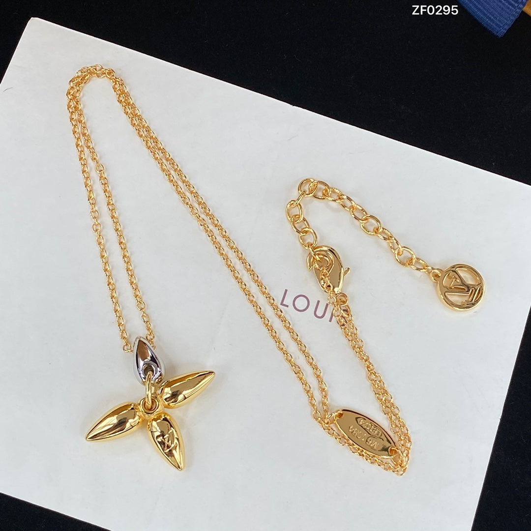 [Love's Uplift]LOUISETTE PEDANT GOLD NECKLACE
