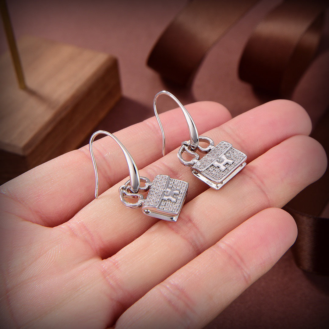 [Love's Uplift]KELLY DIAMOND EARRINGS
