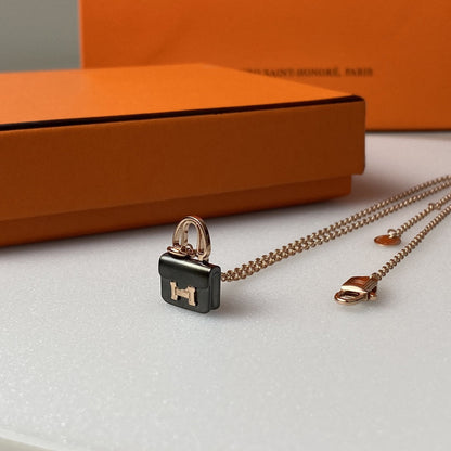 [Love's Uplift]CONSTANCE BLACK PEDANT PINK GOLD NECKLACE