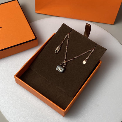[Love's Uplift]CONSTANCE BLACK PEDANT PINK GOLD NECKLACE
