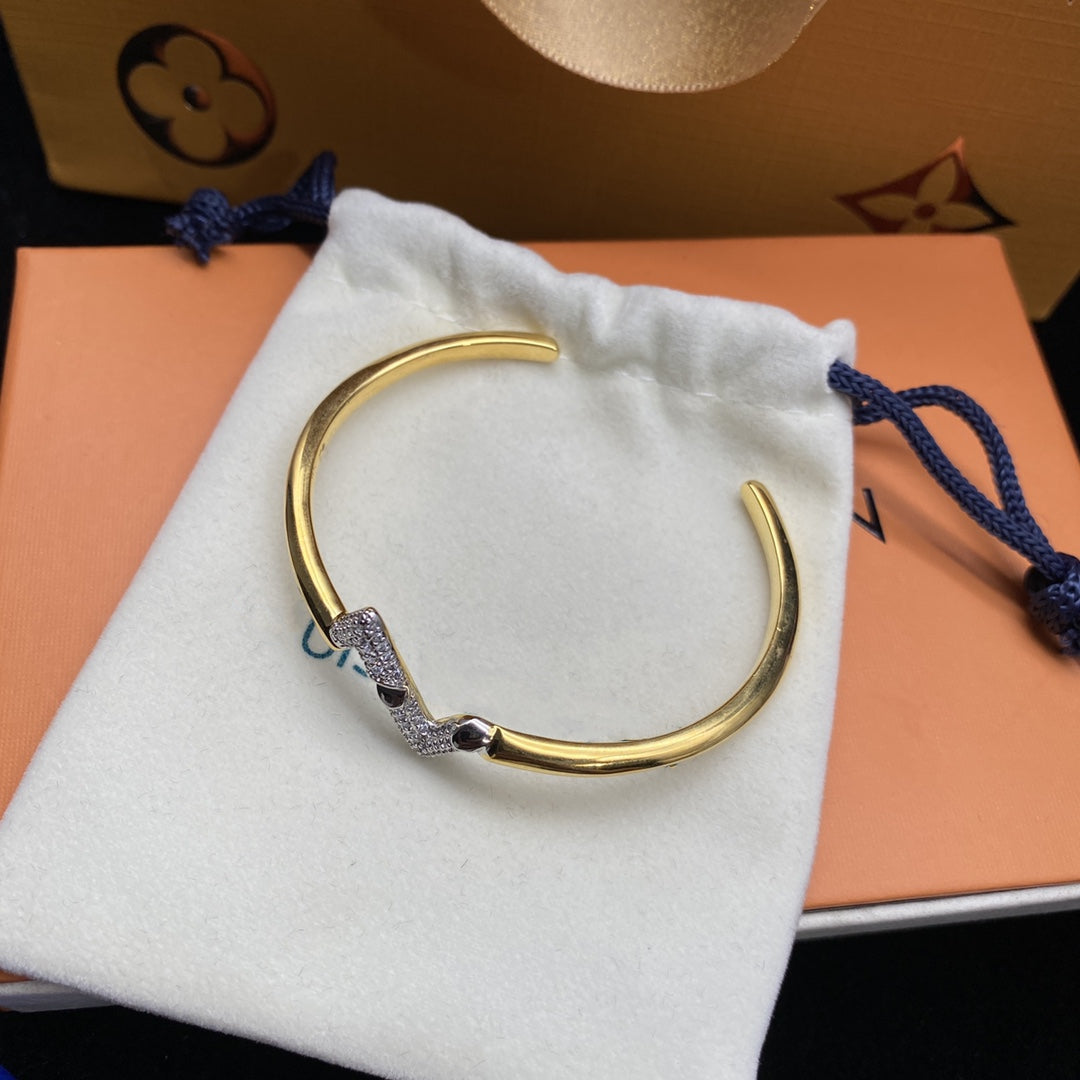 [Love's Uplift]VOLTE UPSITE DOWN DIAMOND GOLD OPEN BRACELET
