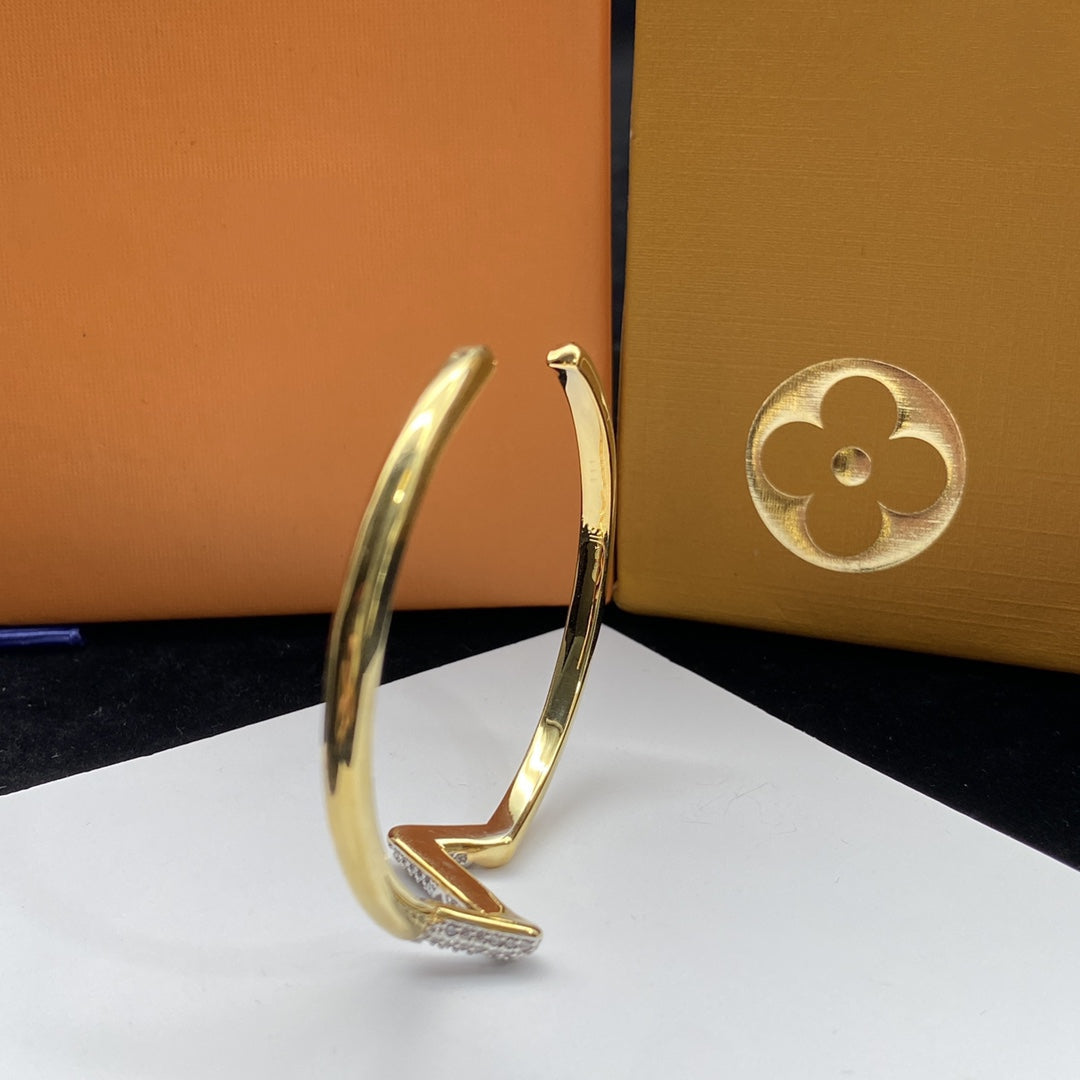 [Love's Uplift]VOLTE UPSITE DOWN DIAMOND GOLD OPEN BRACELET