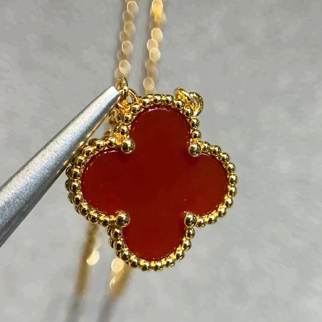 [Love's Uplift]CLOVER 15MM CARNELIAN SINGLE FLOWER NECKLACE
