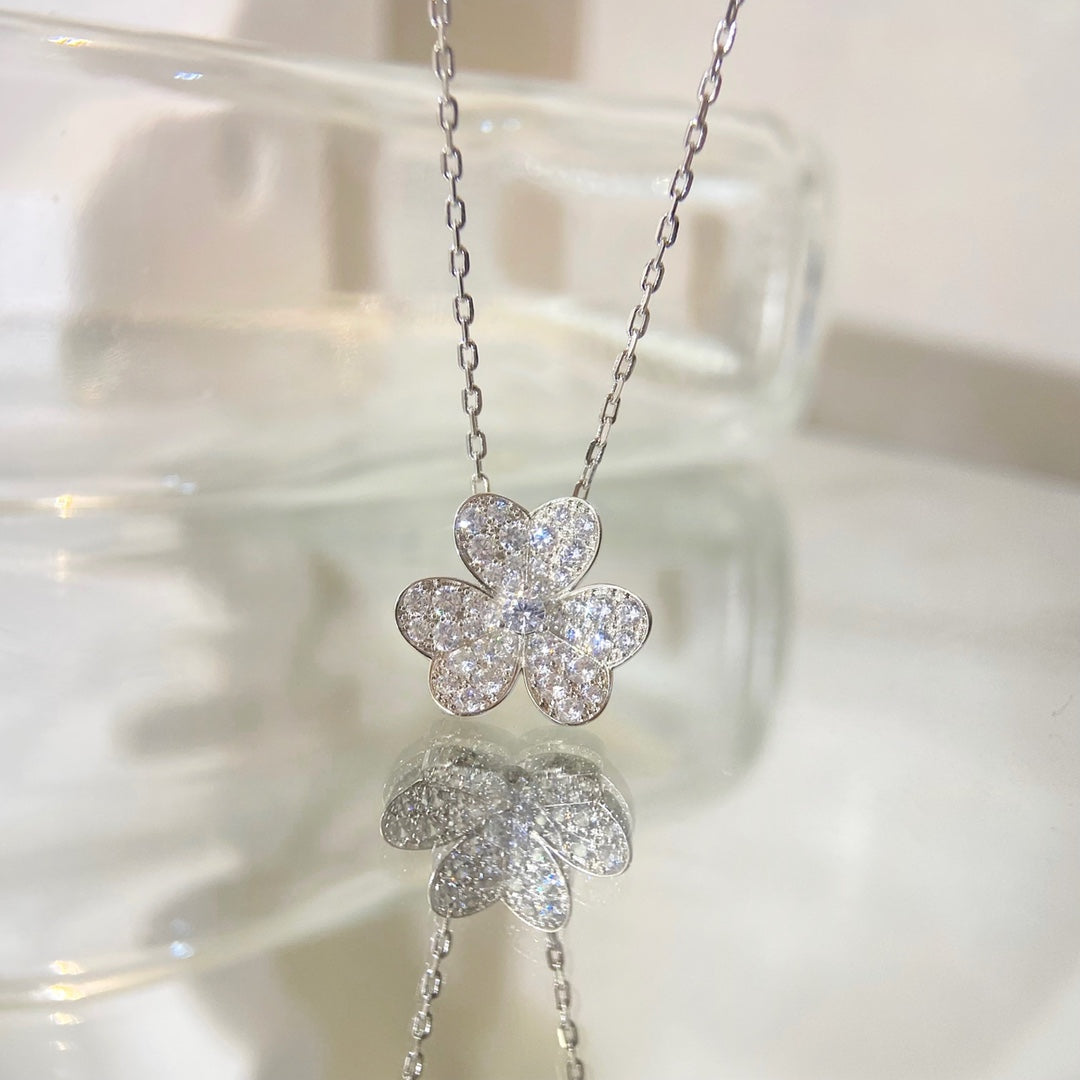 [Love's Uplift]FLOWER DIAMOND NECKLACE