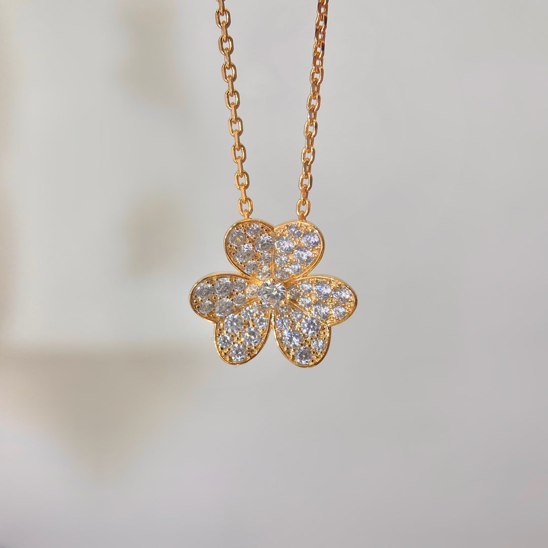 [Love's Uplift]FLOWER DIAMOND NECKLACE