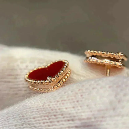 [Love's Uplift]HEART CARNELIAN STUD EARRINGS