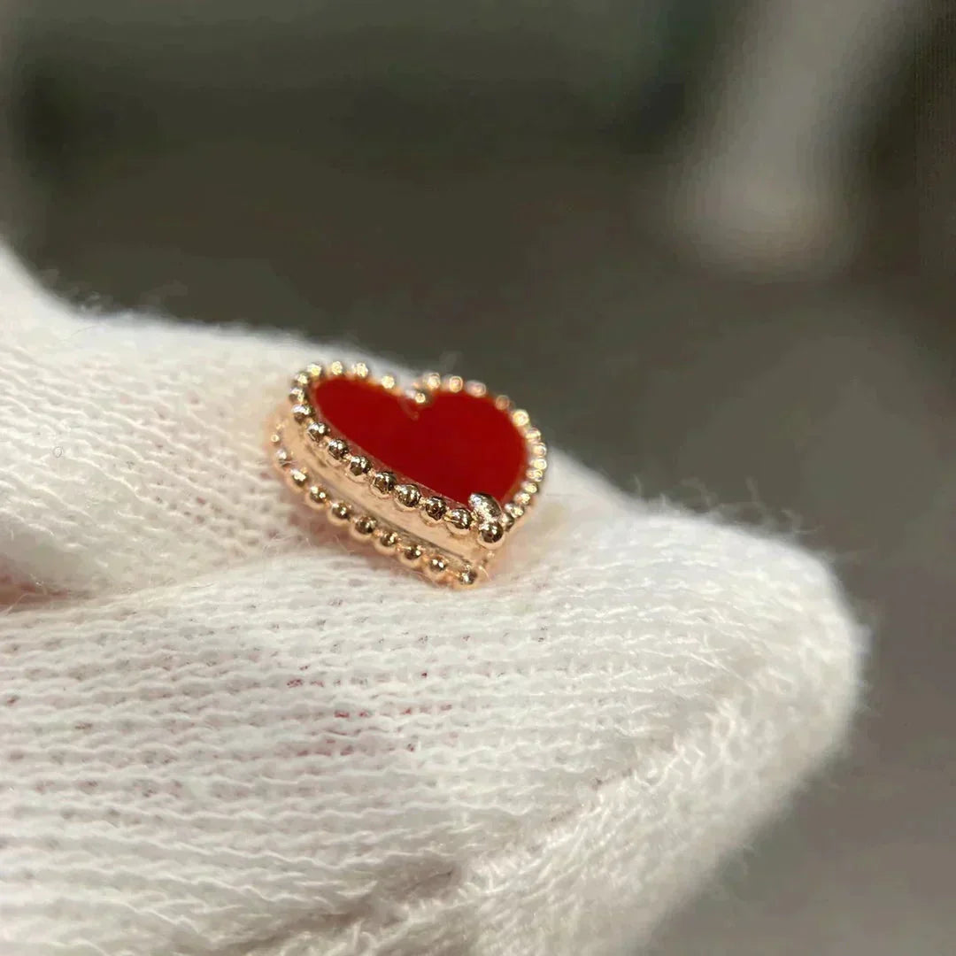 [Love's Uplift]HEART CARNELIAN STUD EARRINGS