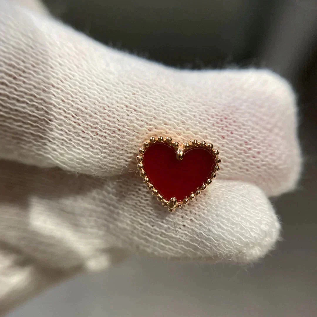[Love's Uplift]HEART CARNELIAN STUD EARRINGS