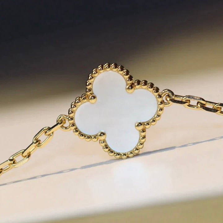 [Love's Uplift]CLOVER 20 MOTIFS WHITE MOP NECKLACE