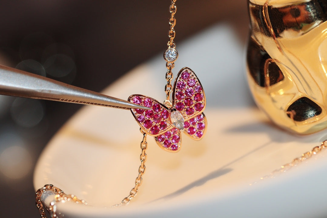 [Love's Uplift]BUTTERFLY RED DIAMOND ROSE GOLD NECKLACE