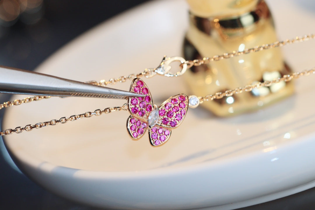 [Love's Uplift]BUTTERFLY RED DIAMOND ROSE GOLD NECKLACE