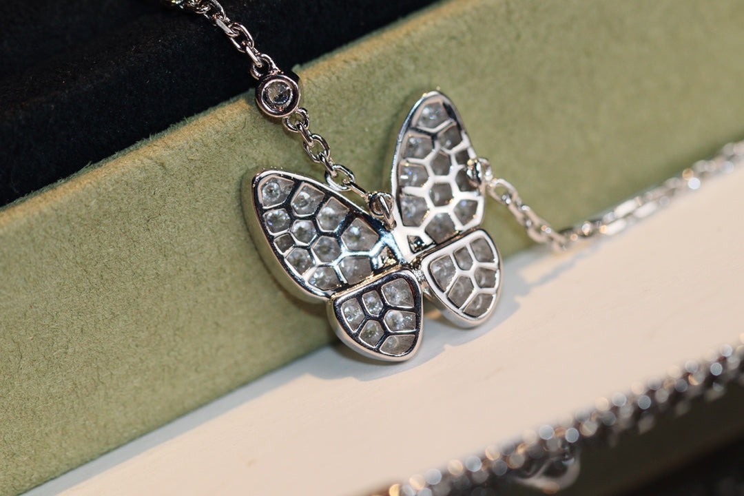 [Love's Uplift]BUTTERFLY DIAMOND NECKLACE