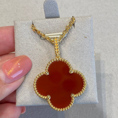 [Love's Uplift]CLOVER 25MM NECKLACE GOLD CARNELIAN