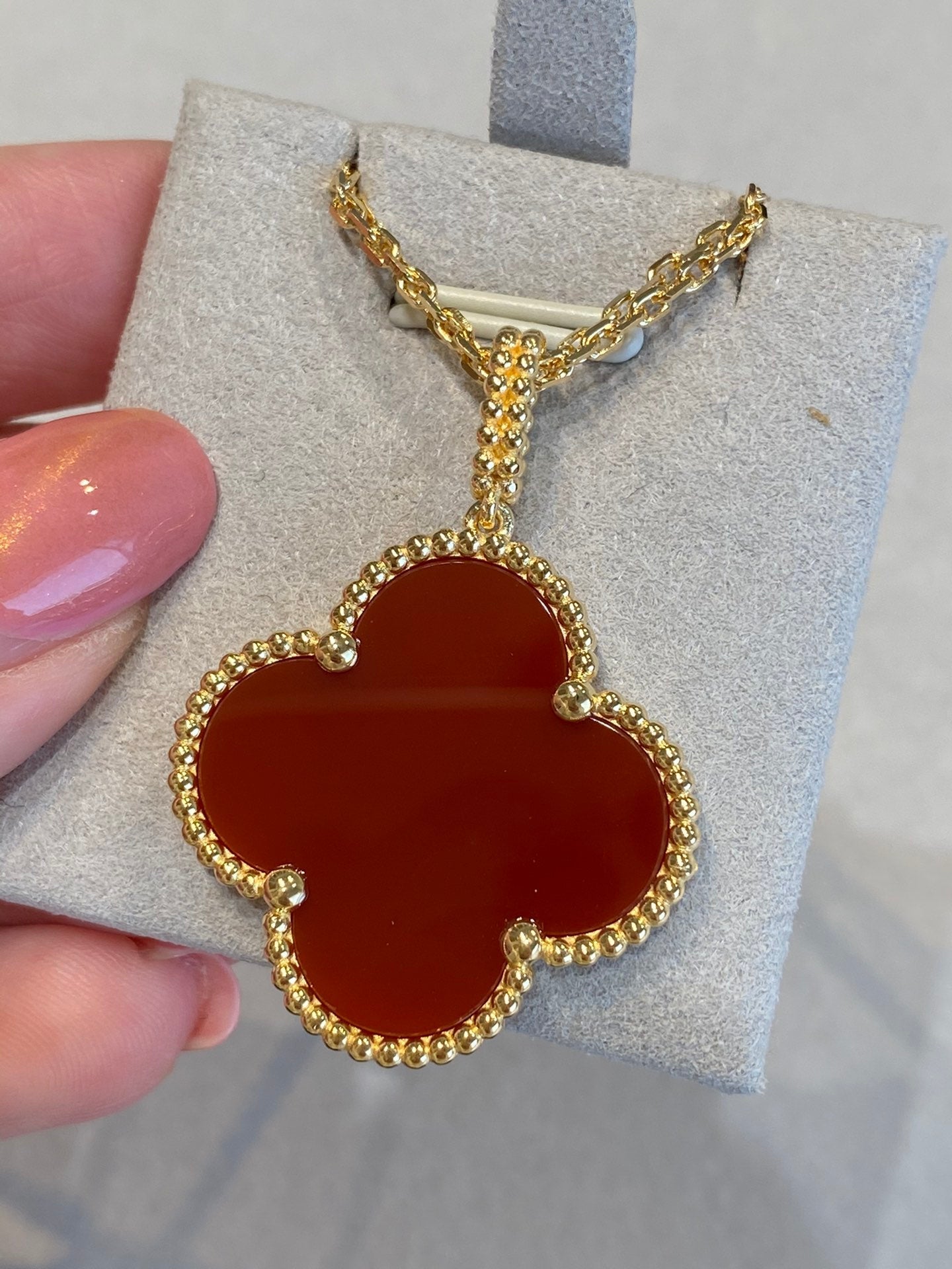 [Love's Uplift]CLOVER 25MM NECKLACE GOLD CARNELIAN