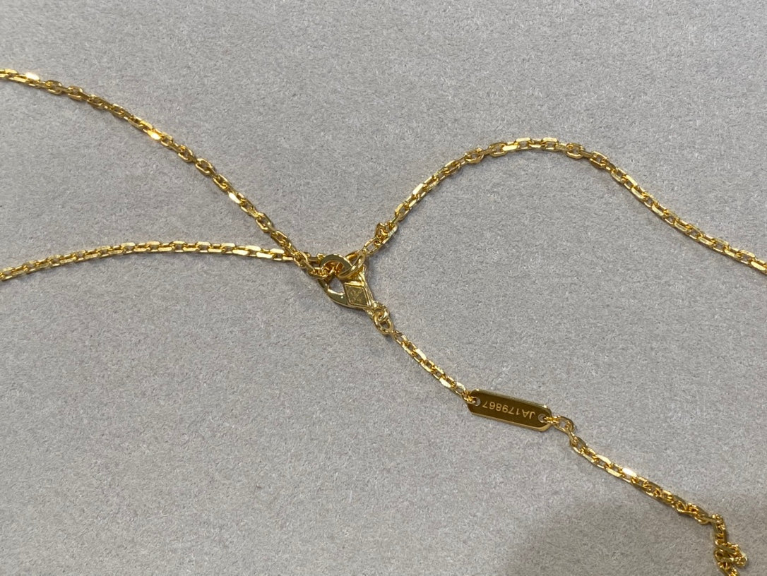 [Love's Uplift]CLOVER 25MM NECKLACE GOLD CARNELIAN