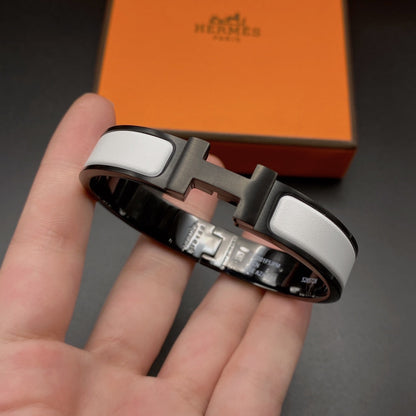 [Love's Uplift]H BRACELET 12MM BLACK WHITE CERAMIC