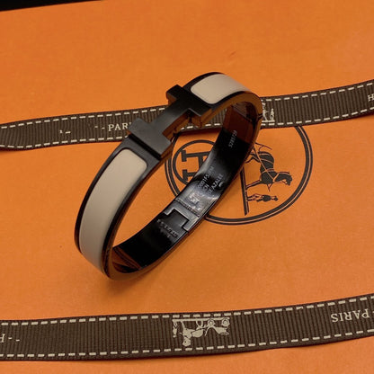 [Love's Uplift]H BRACELET 12MM BLACK BEIGE CERAMIC