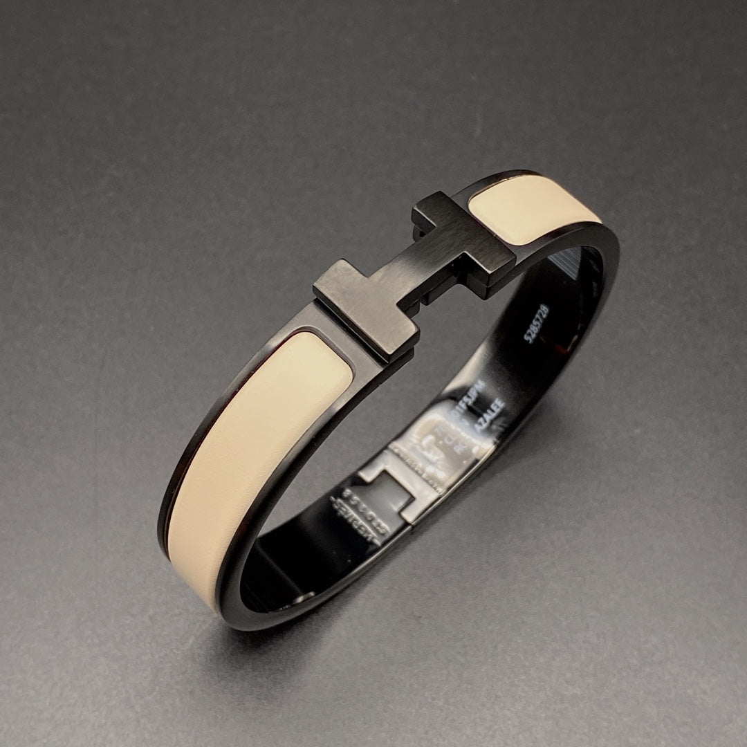 [Love's Uplift]H BRACELET 12MM BLACK BEIGE CERAMIC