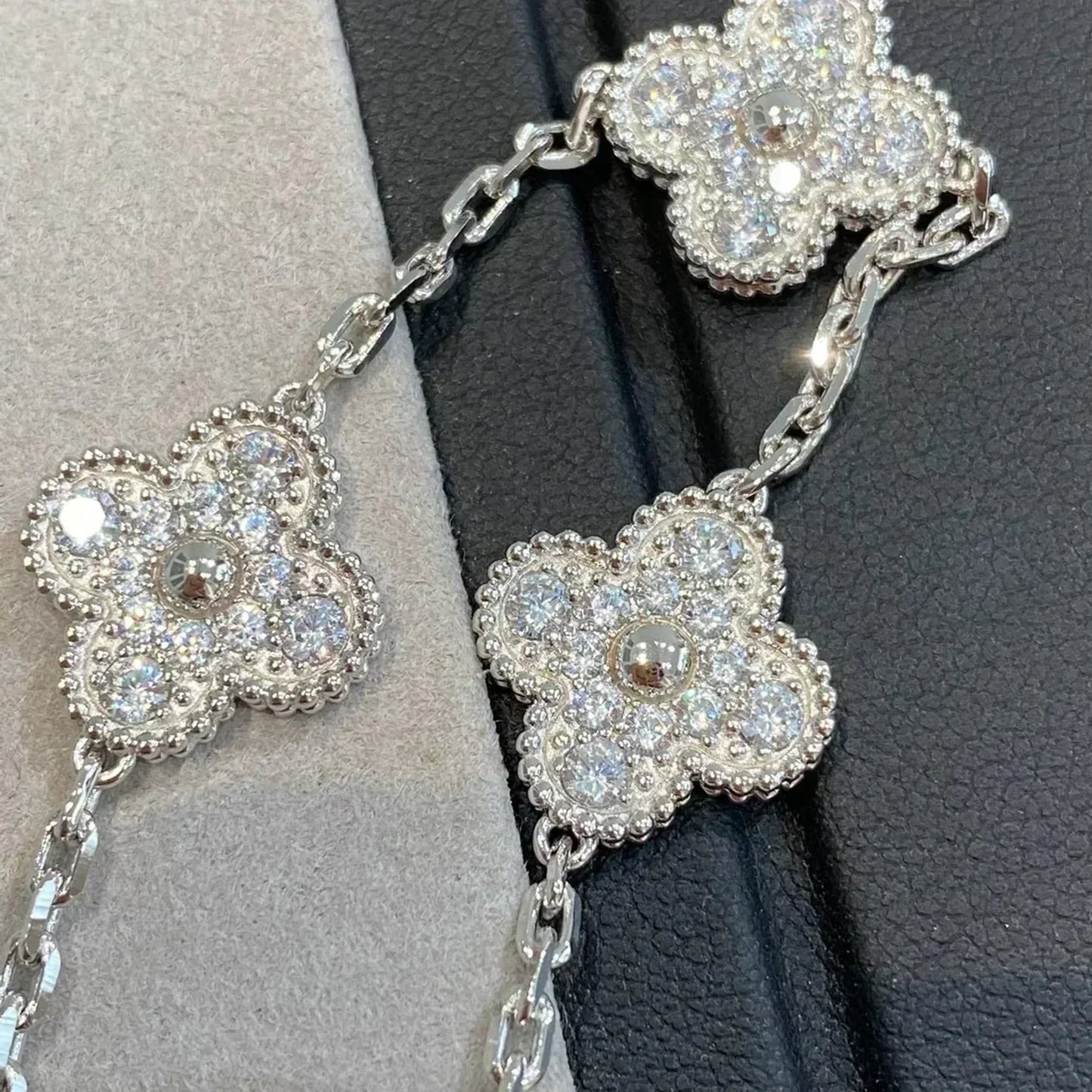 [Love's Uplift]CLOVER 5 MOTIFS  DIAMOND BRACELET SILVER
