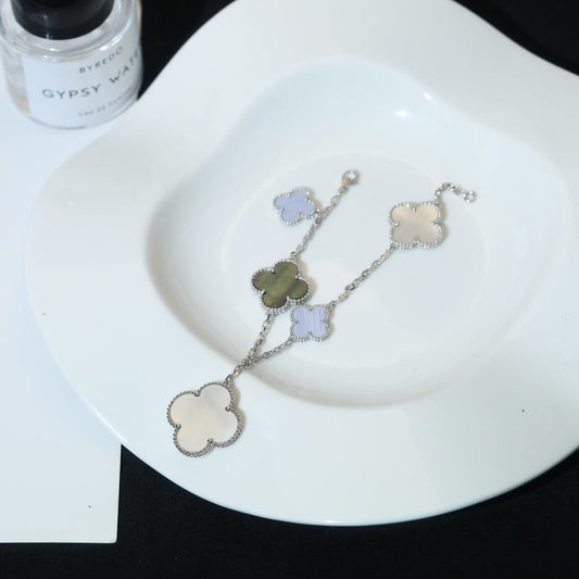 [Love's Uplift]CLOVER BRACELET 5 MOTIFS MOP CHALCEDONY SILVER