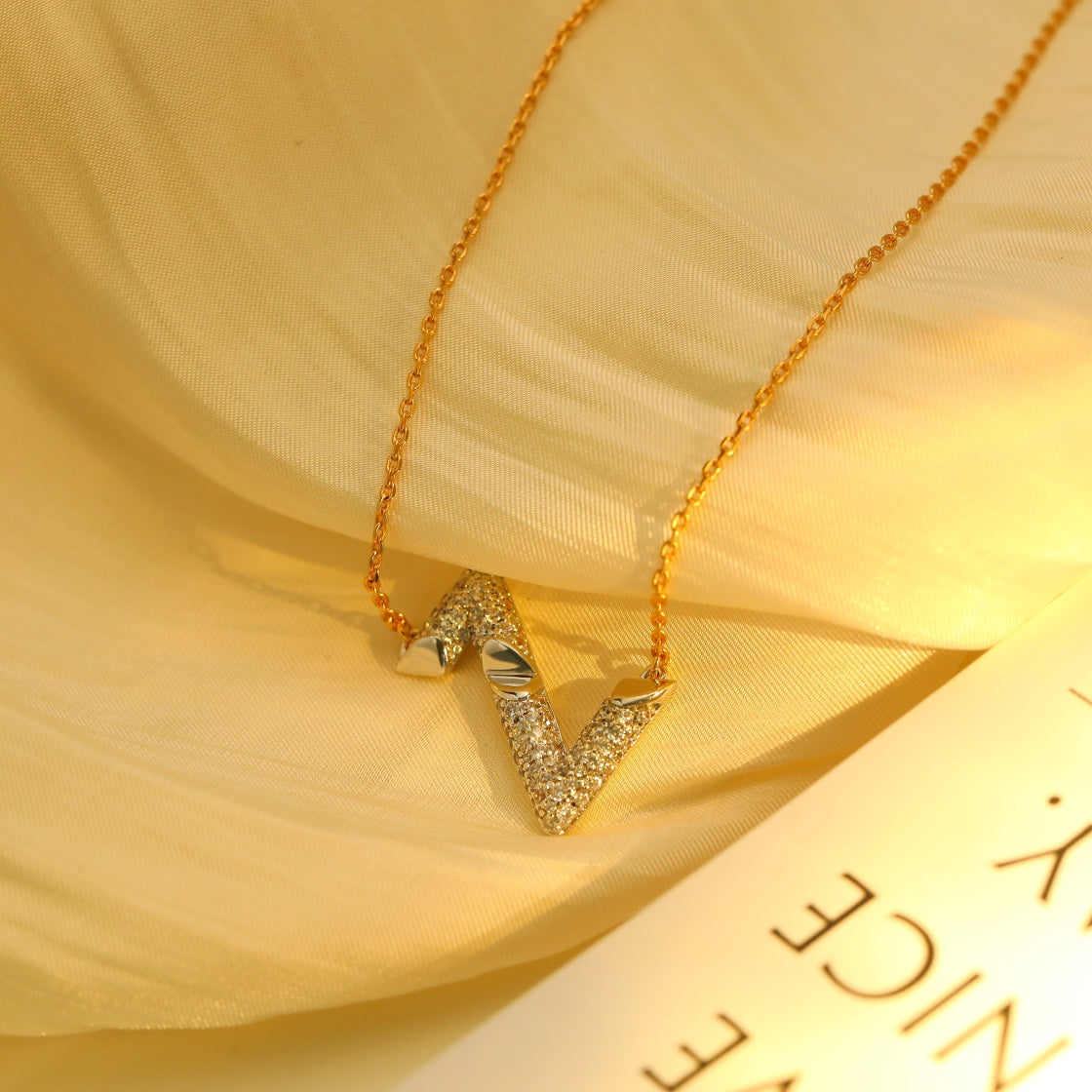 [Love's Uplift]VOLT SILVER DIAMOND PEDANT NECKLACE
