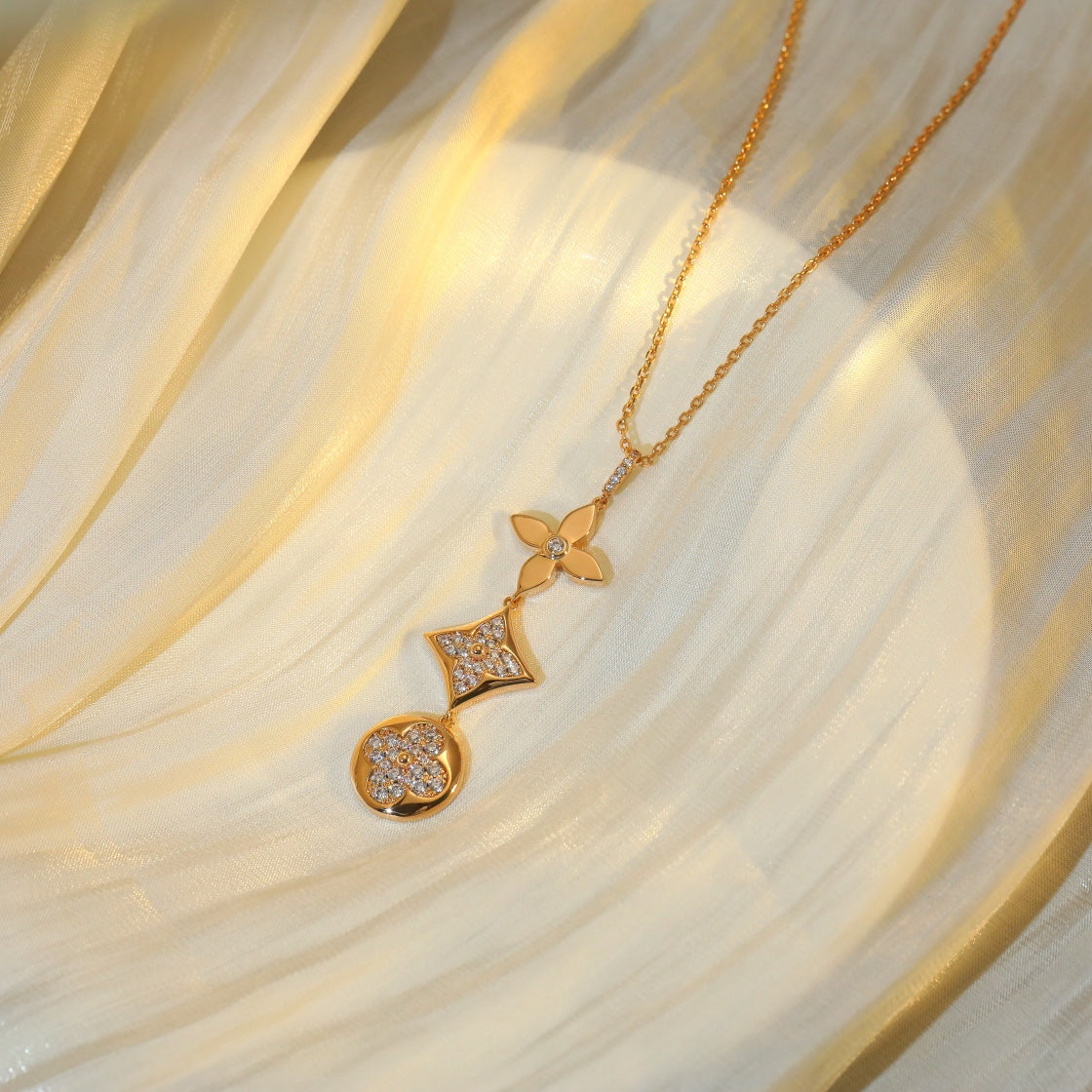 [Love's Uplift]STAR AND SUN DIAMOND PINK GOLD NECKLACE