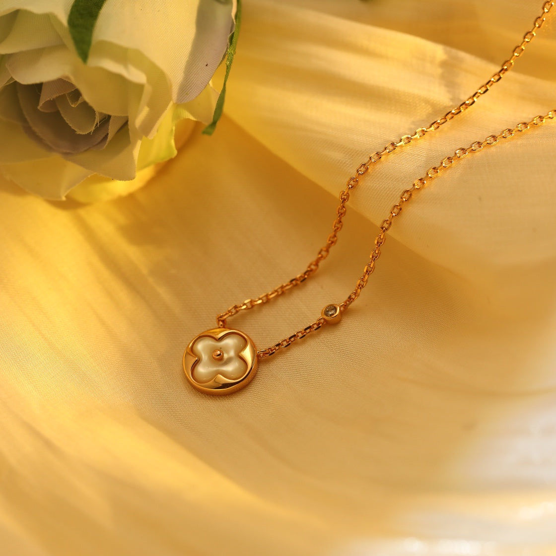 [Love's Uplift]SUN PEDANT PINK GOLD 1 DIAMOND NECKLACE