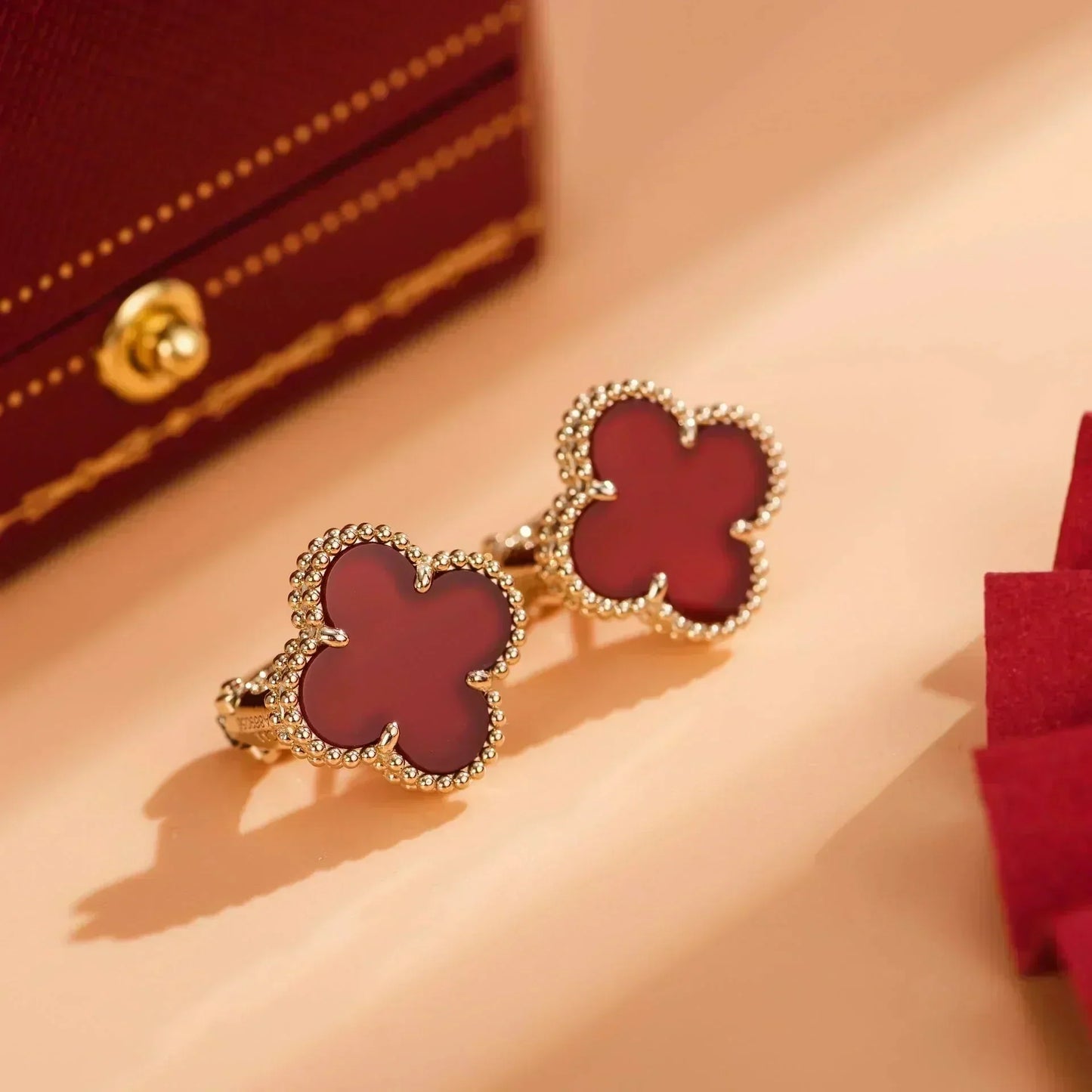 [Love's Uplift]CLOVER MEDIUM 1 MOTIFS CARNELIAN  EARRINGS