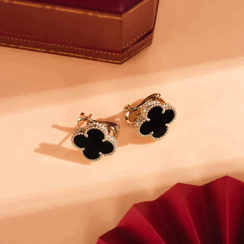 [Love's Uplift]CLOVER MEDIUM 1 MOTIFS  ONYX STUD EARRINGS
