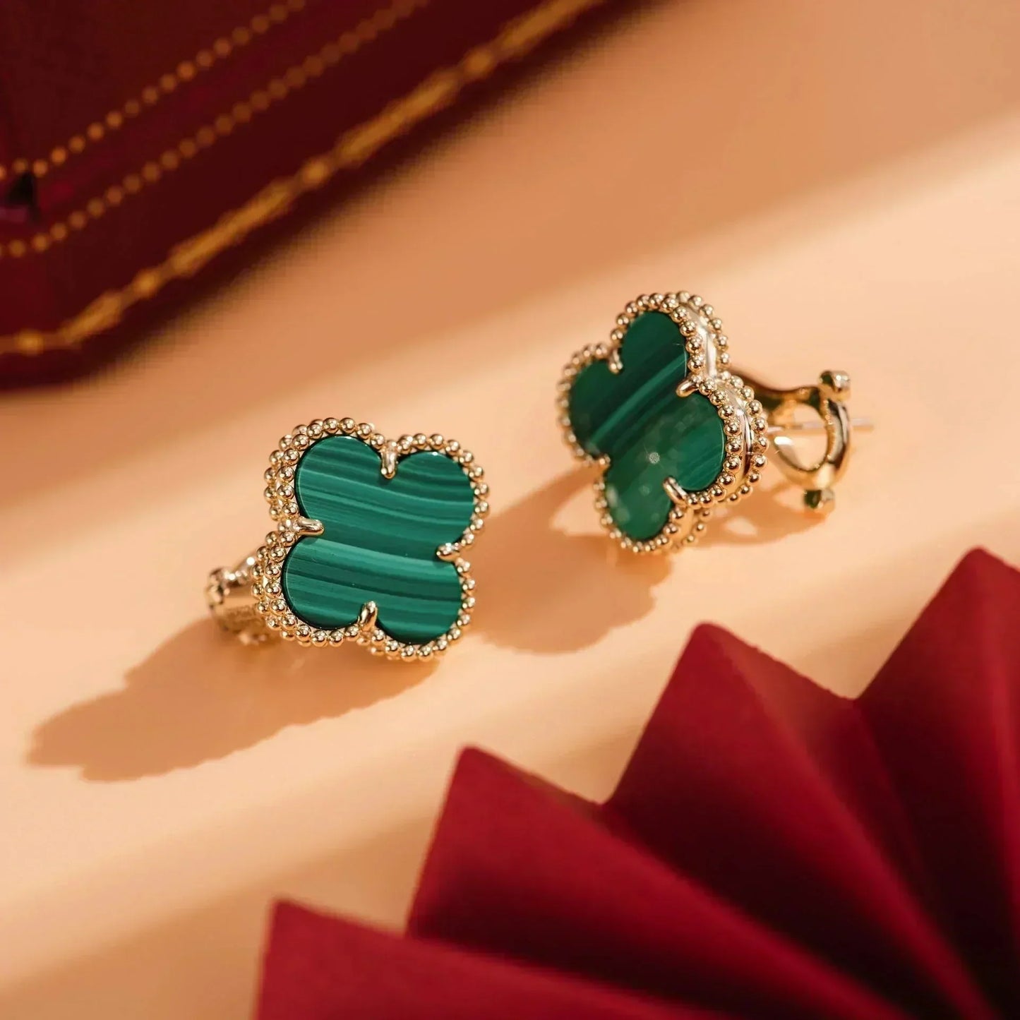 [Love's Uplift]CLOVER MEDIUM 1 MOTIFS MALACHITE  EARRINGS
