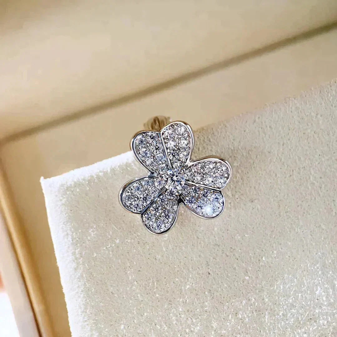 [Love's Uplift]CLOVER COMOS DIAMOND EARRINGS SILVER