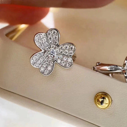 [Love's Uplift]CLOVER COMOS DIAMOND EARRINGS SILVER