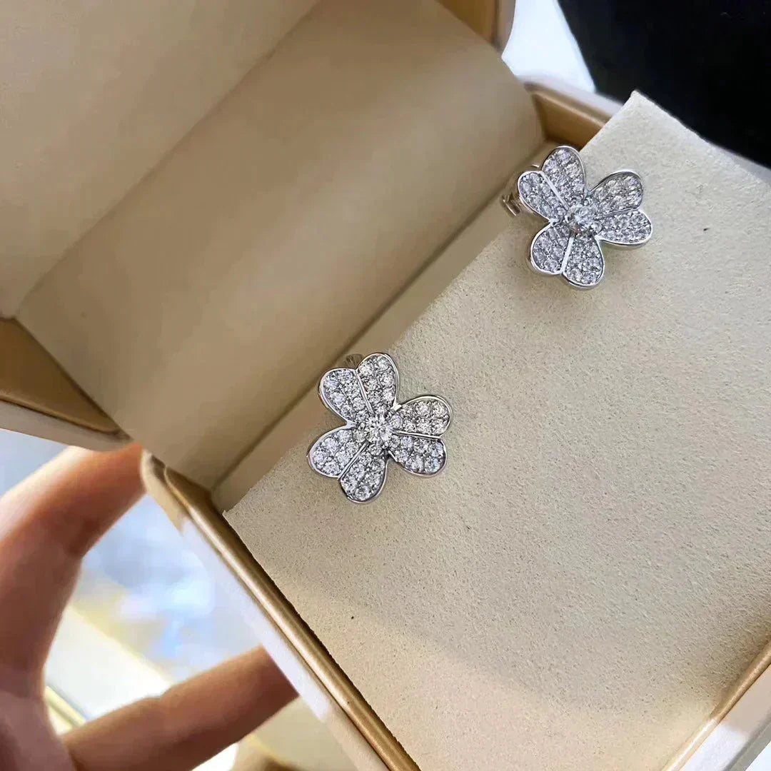 [Love's Uplift]CLOVER COMOS DIAMOND EARRINGS SILVER