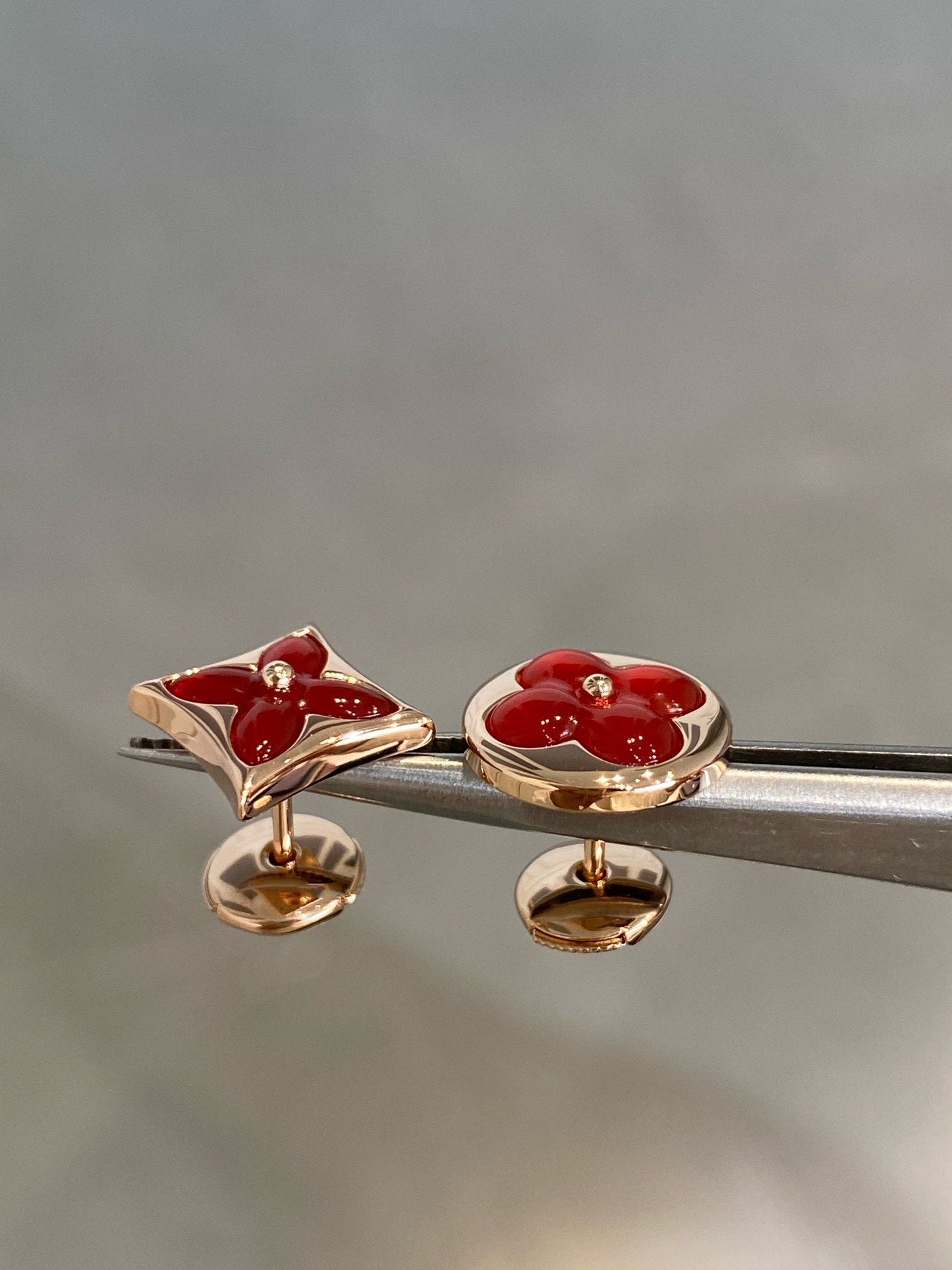 [Love's Uplift]STAR AND SUN PINK GOLD CARNELIAN STUD EARRINGS