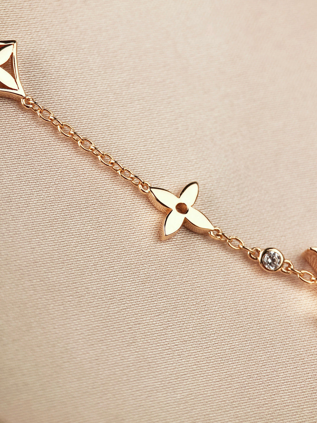 [Love's Uplift]STAR AND SUN 7 MOTIFS GOLD BRACELET