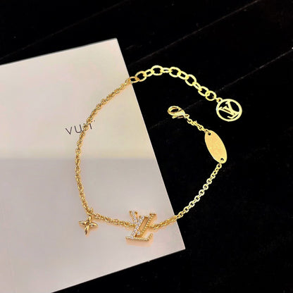 [Love's Uplift]LOGO STAR MOTIF GOLD BRACELET