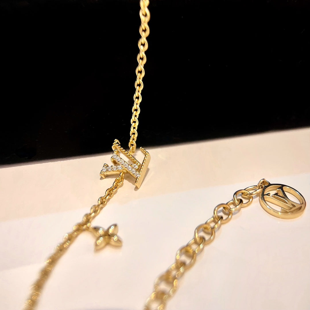 [Love's Uplift]LOGO STAR MOTIF GOLD BRACELET