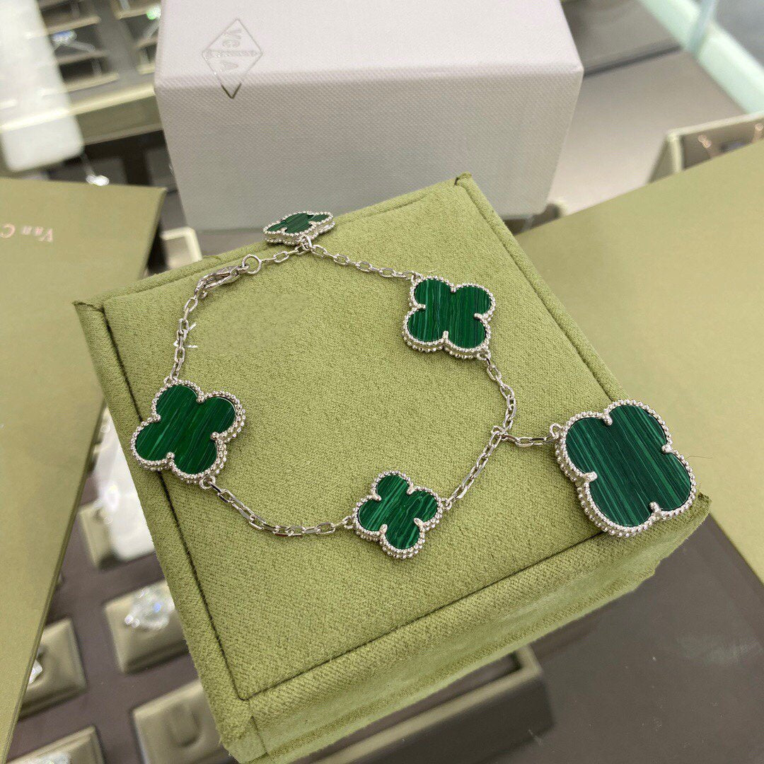 [Love's Uplift]CLOVER 5 MOTIFS SIVLER MALACHITE BRACELET
