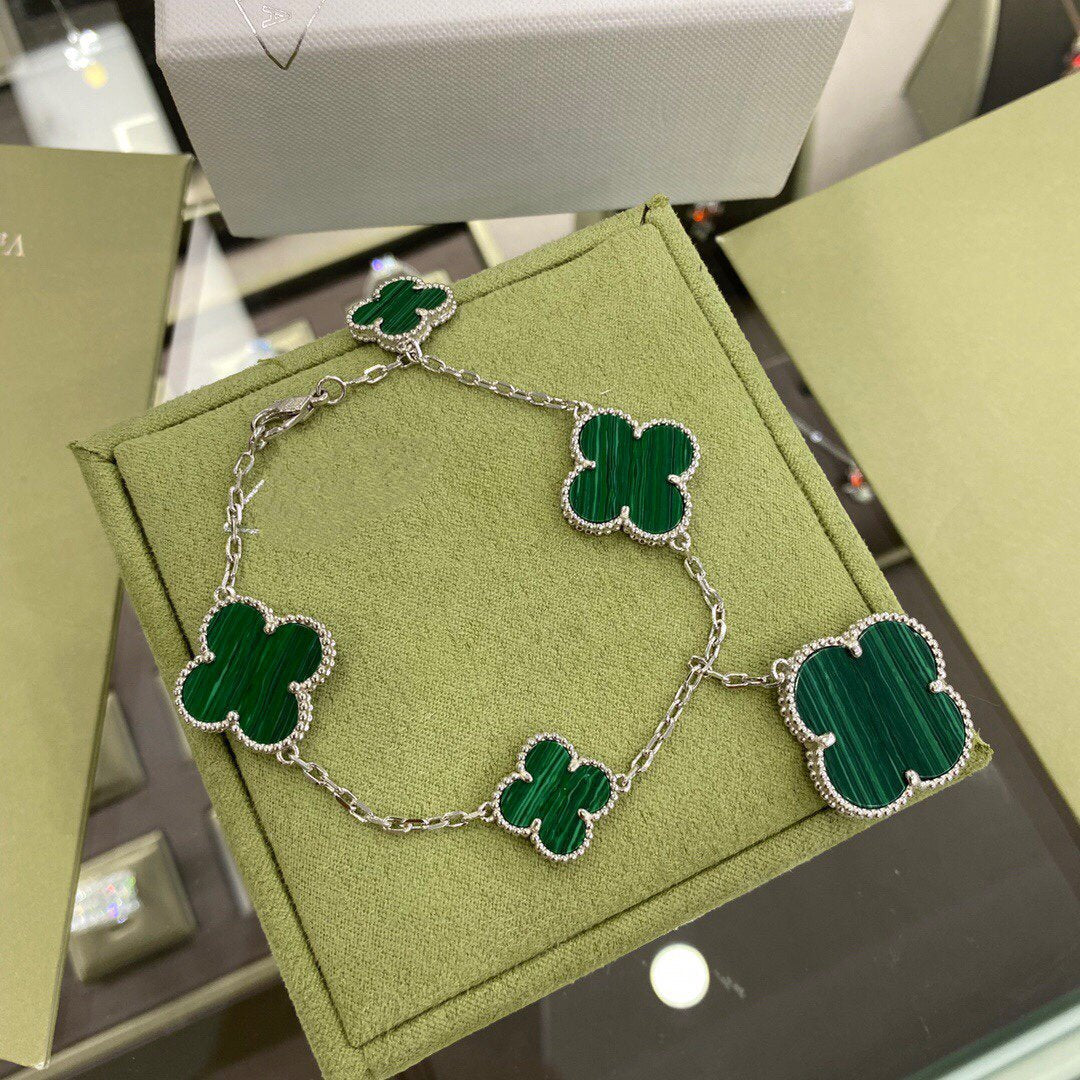 [Love's Uplift]CLOVER 5 MOTIFS SIVLER MALACHITE BRACELET