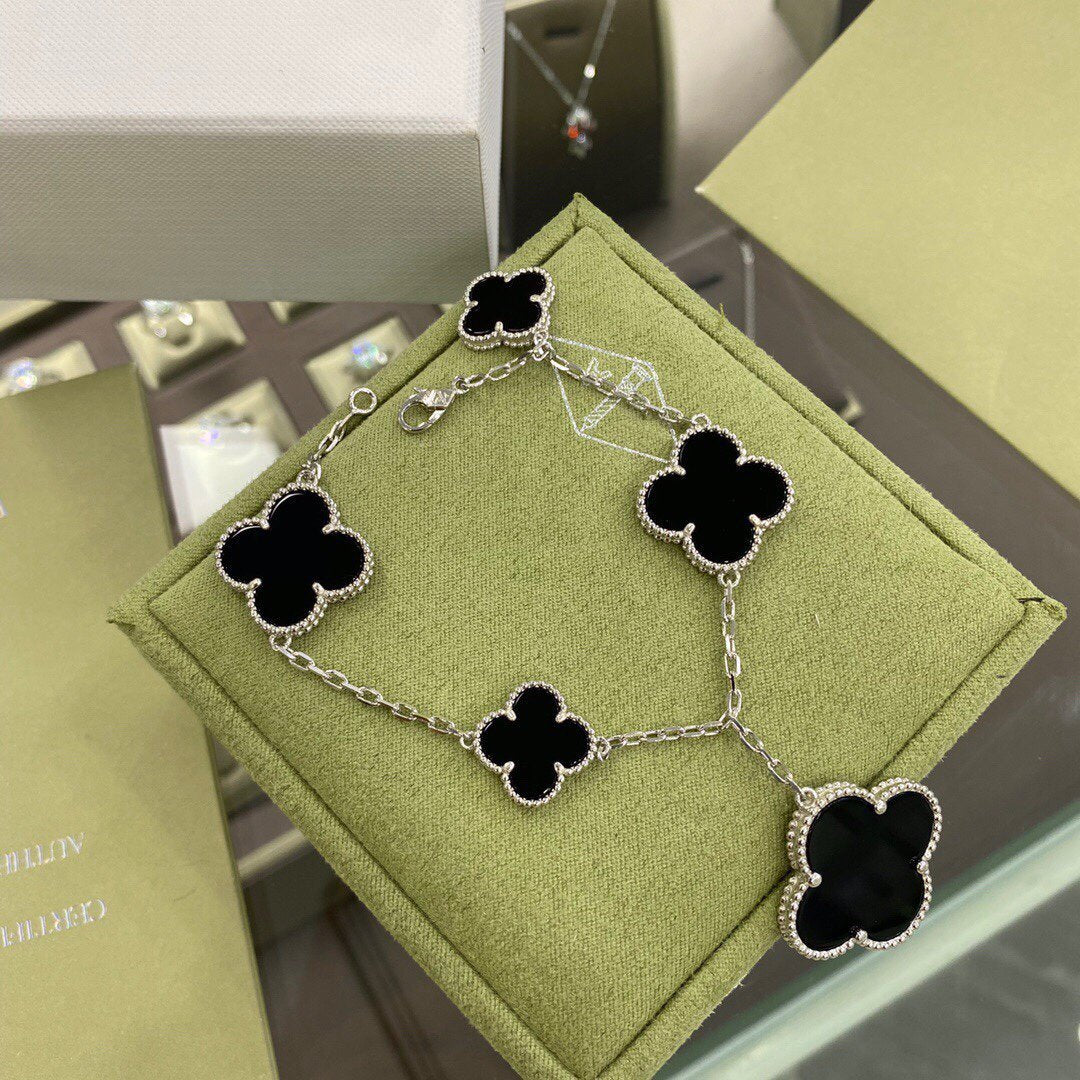 [Love's Uplift]CLOVER 5 MOTIFS SIVLER ONYX BRACELET