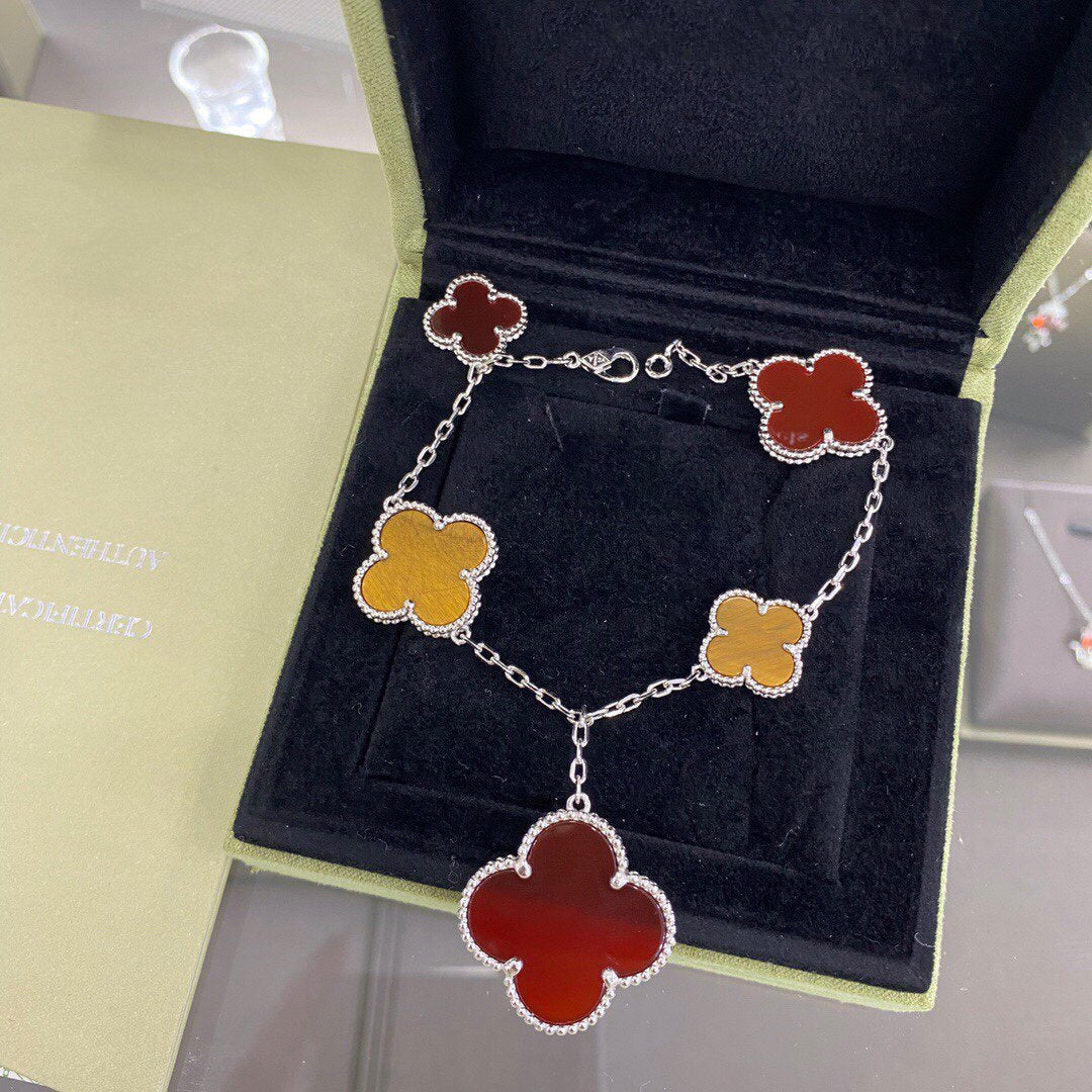 [Love's Uplift]CLOVER 5 MOTIFS SIVLER CARNELIAN TIGER EYE BRACELET