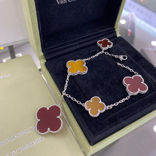 [Love's Uplift]CLOVER 5 MOTIFS SIVLER CARNELIAN TIGER EYE BRACELET
