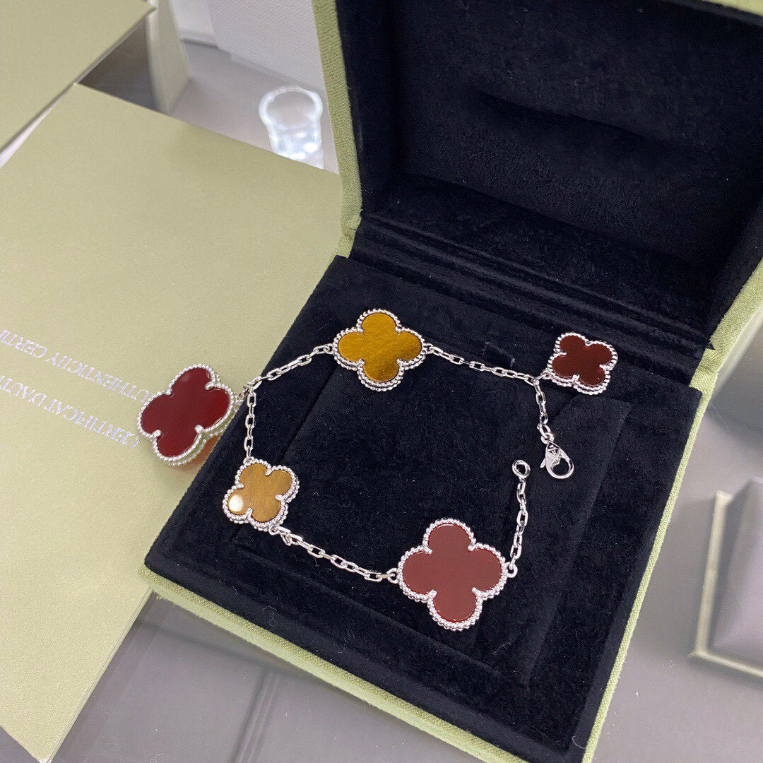 [Love's Uplift]CLOVER 5 MOTIFS SIVLER CARNELIAN TIGER EYE BRACELET