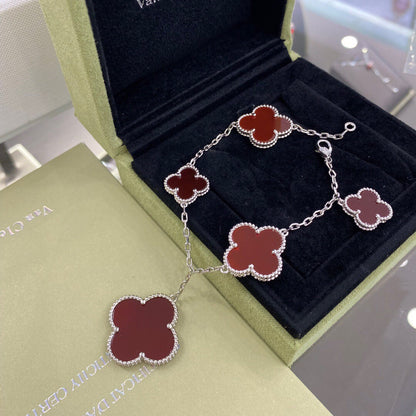 [Love's Uplift]CLOVER 5 MOTIFS SIVLER CARNELIAN BRACELET