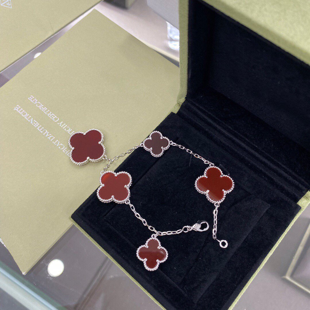 [Love's Uplift]CLOVER 5 MOTIFS SIVLER CARNELIAN BRACELET