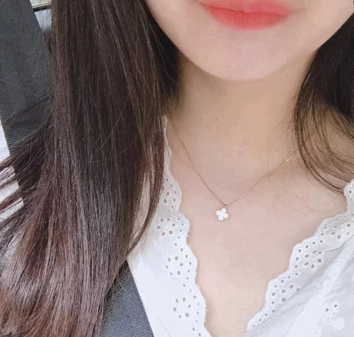 [Love's Uplift]CLOVER MINI 9.5MM WHITE MOTHER-OF-PEARL NECKLACE
